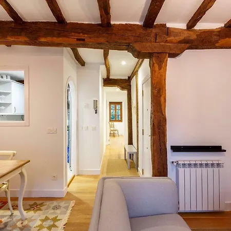 Carlos V Apartment Hondarribia