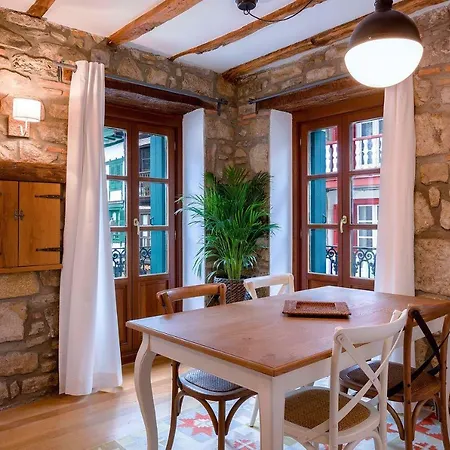 Carlos V Apartment *